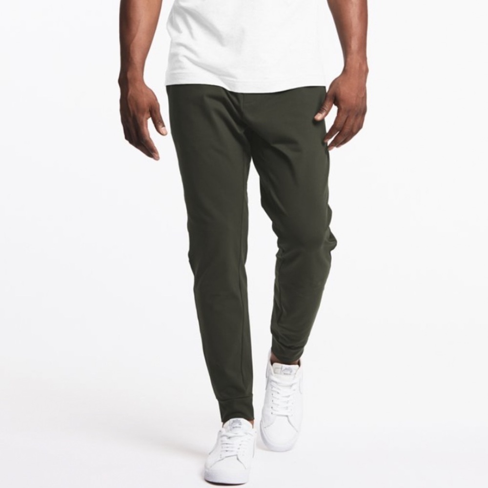 Public Rec Men’s Jogger Olive Green size 36